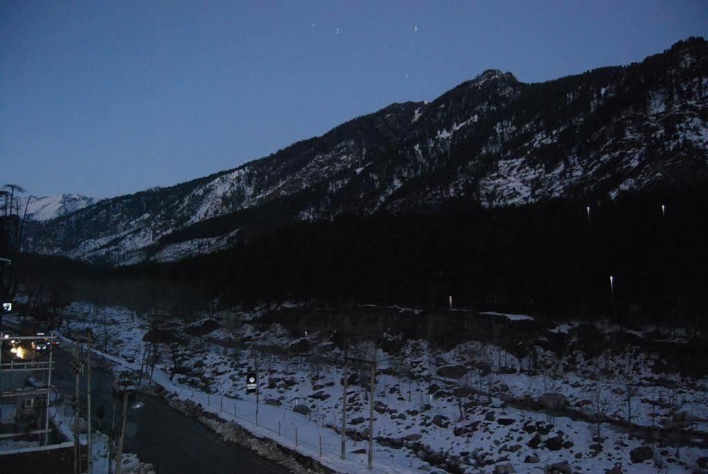 Le Grand - The River Facing Hotel